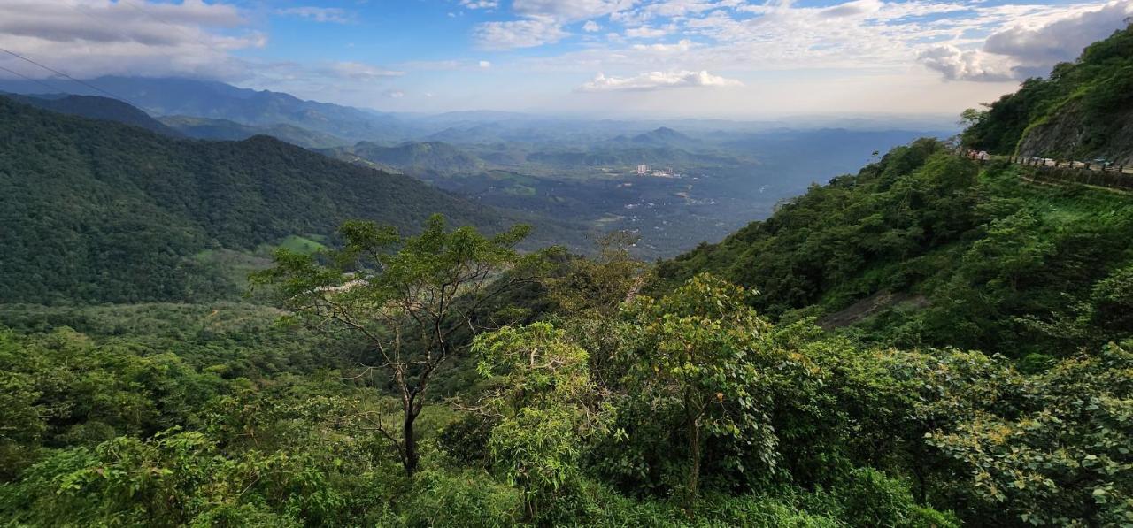 Wayanad Doubletree Villa Vythiri Ngoại thất bức ảnh